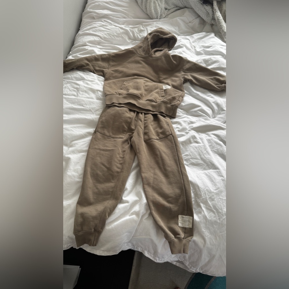 Zara sweatsuit size 8